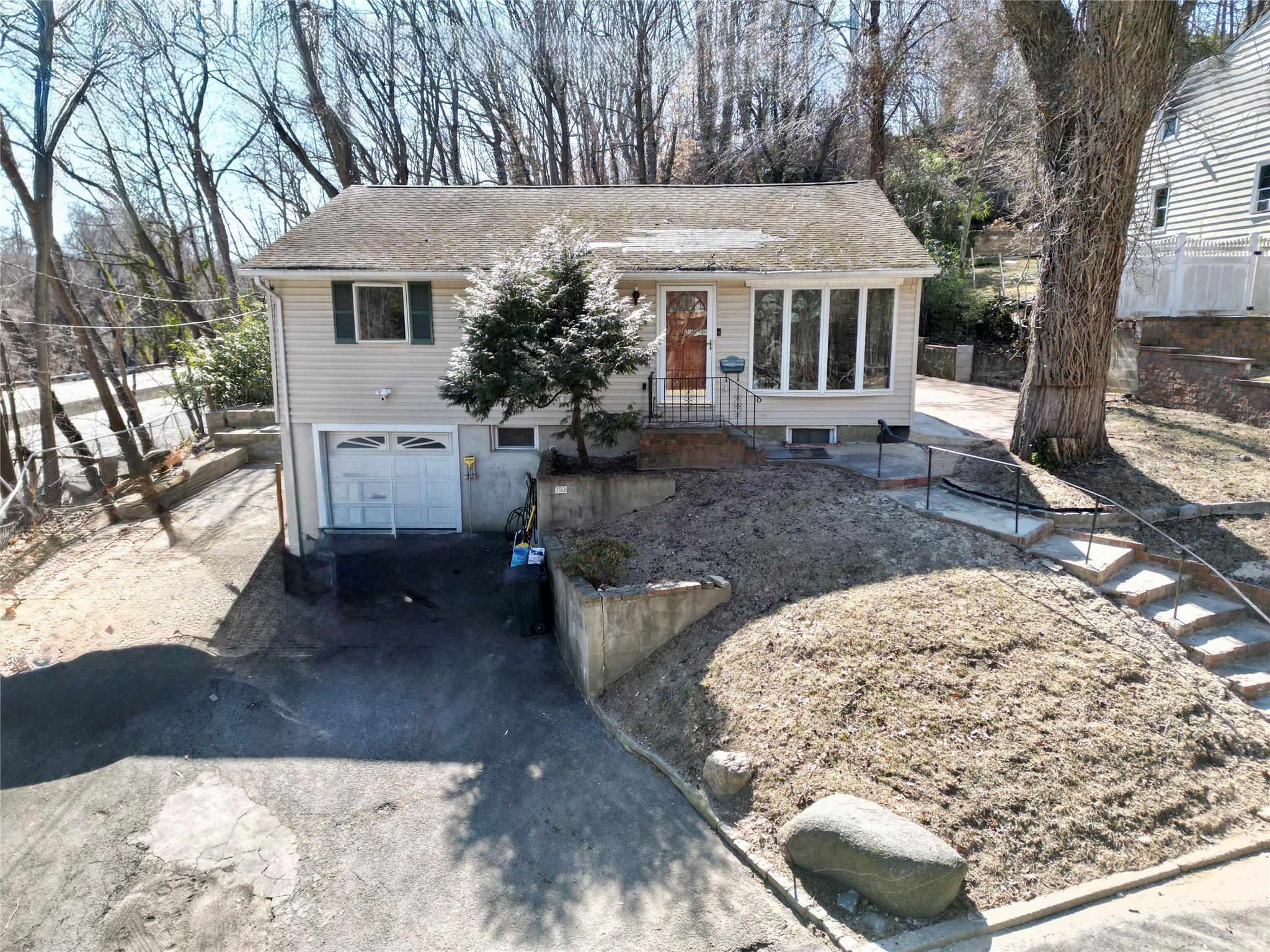 100 Hendrick Avenue, Glen Cove, New York image 3