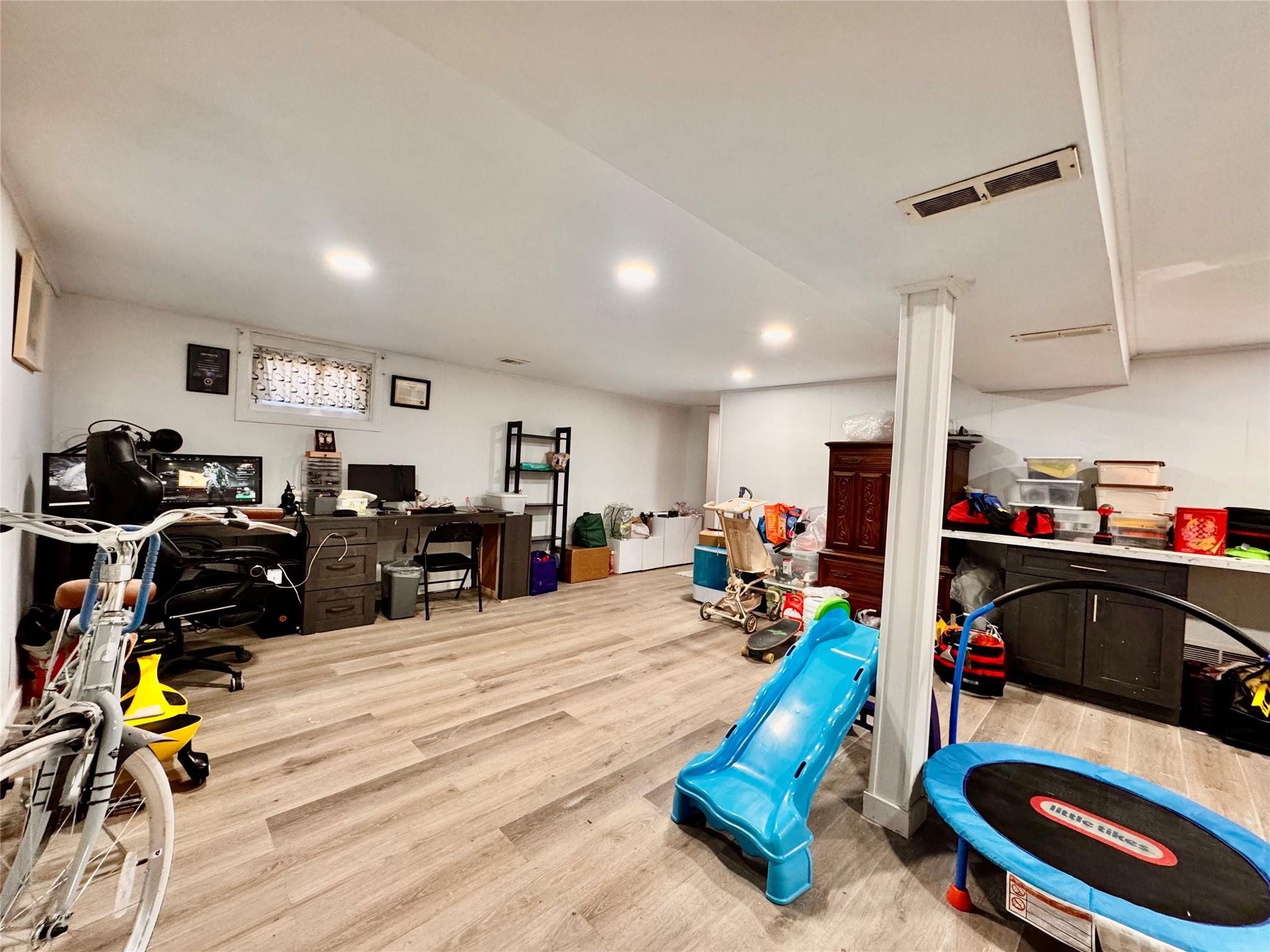 100 Hendrick Avenue, Glen Cove, New York image 33