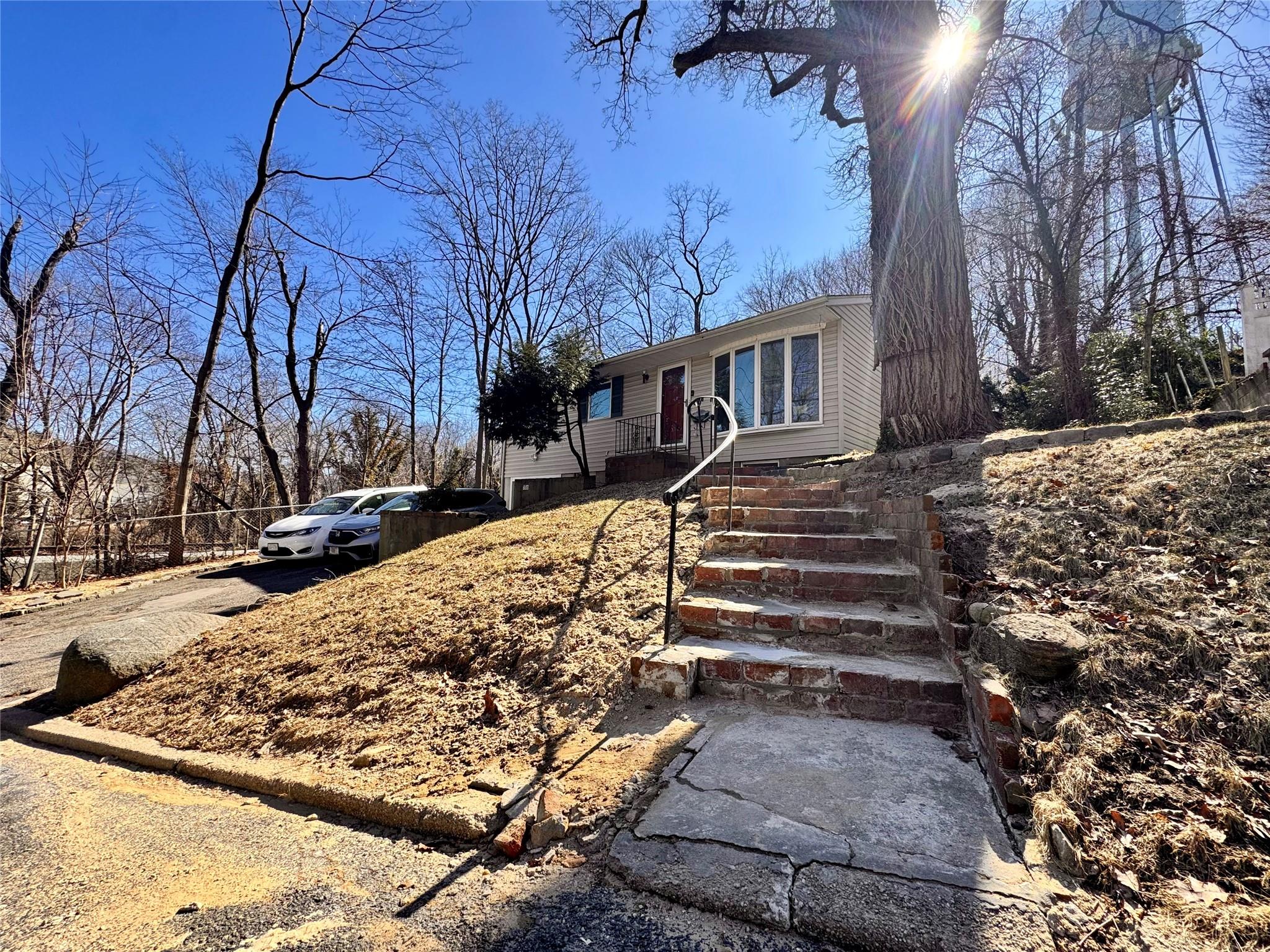 100 Hendrick Avenue, Glen Cove, New York image 2
