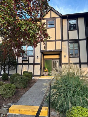931 SIERRA VISTA LN, VALLEY COTTAGE, NY 10989 - Image f8baf7797df5fd30fbd439ebb01e13b6/4074003402