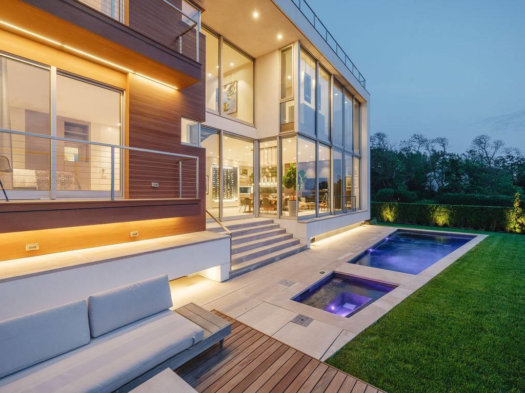 445 Glen Court