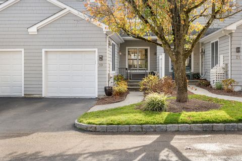 Homes For Sale - 19 Club Court<br/> Pleasantville, NY 10570