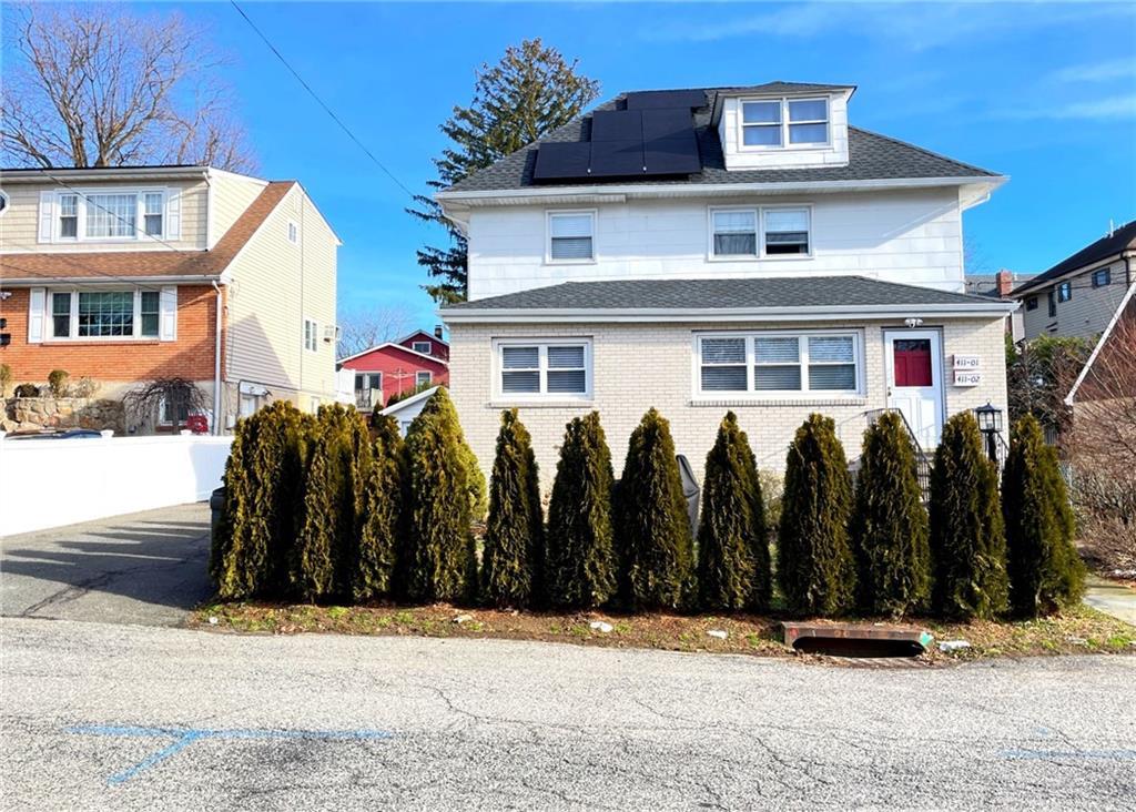 4th Street 2nd Fl, Mamaroneck, New York - 2 Bedrooms  
1 Bathrooms  
4 Rooms - 