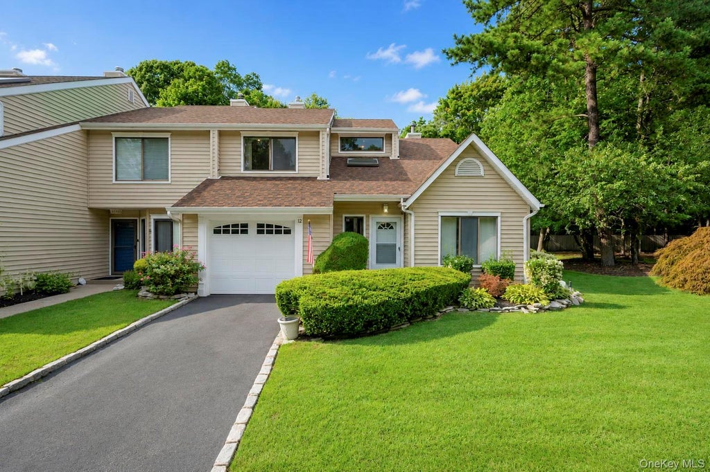 Photo of 12 Hidden Pines Way, Bohemia, NY 11716 (MLS # 1047157)