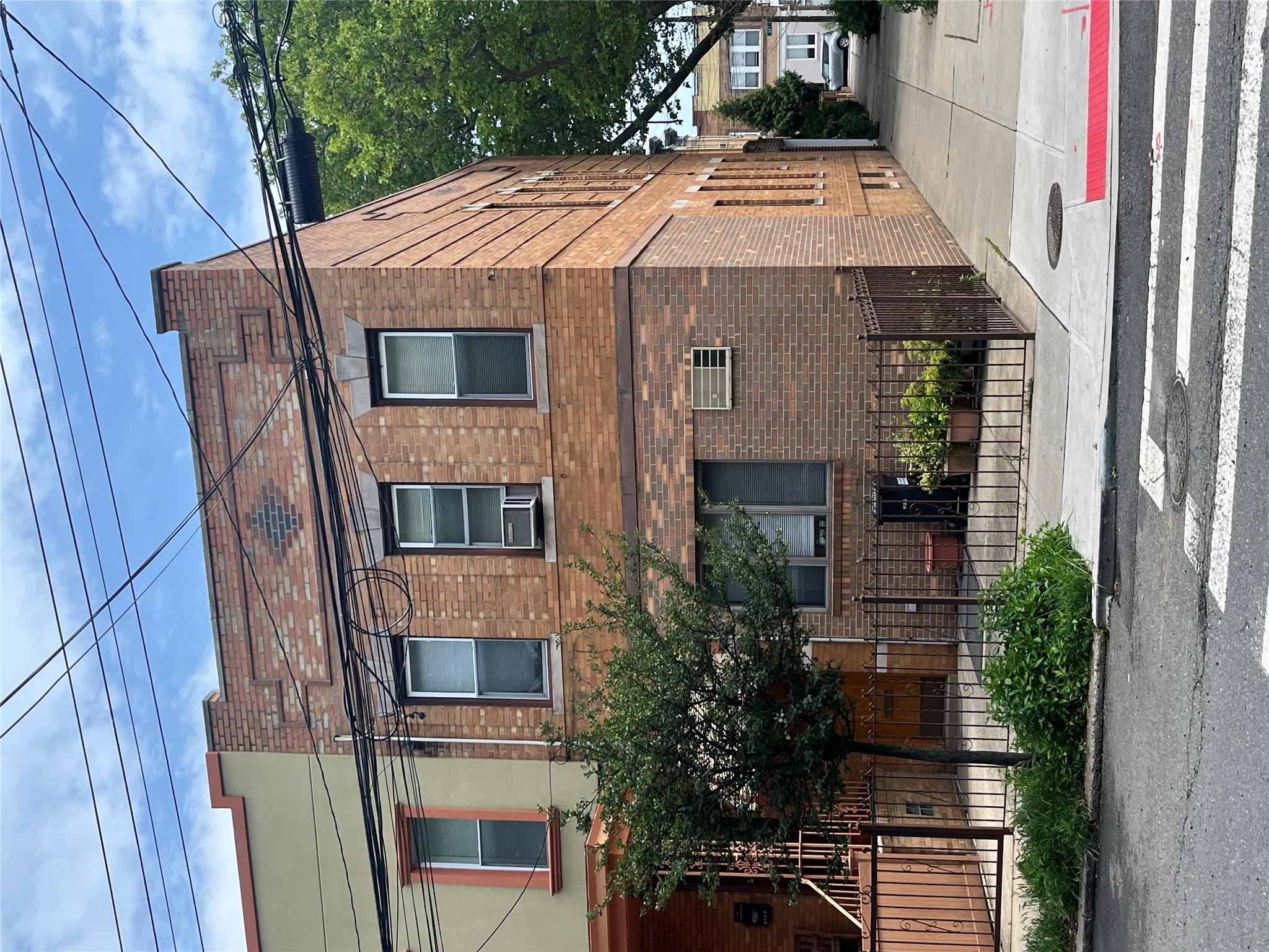 Property for Sale at 62nd Street, Glendale, Queens, NY - Bedrooms: 5 
Bathrooms: 3  - $1,199,000