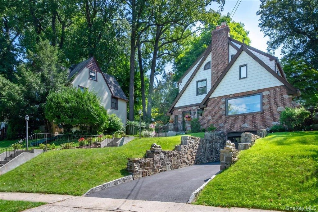 Photo of 3 Walworth Terrace, White Plains, NY 10606 (MLS # 1038144)