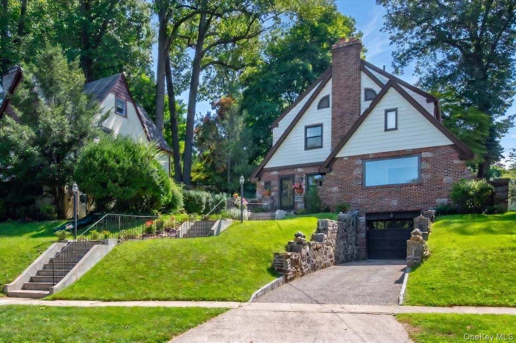 Photo of 3 Walworth Terrace, White Plains, NY 10606 (MLS # 1038144)