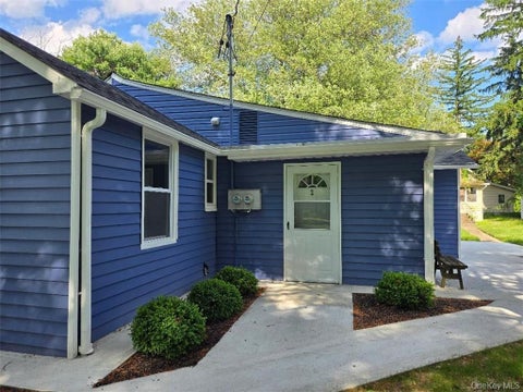 Apartment For Rent - 3074 Lexington Avenue #2<br/> Westchester County, Mohegan Lake, NY 10547