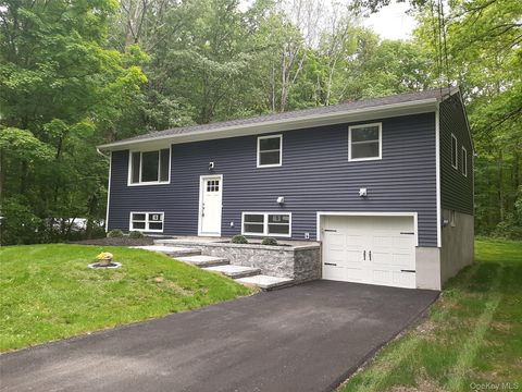 Homes For Sale - 38 Pine Woods Road<br/> Hyde Park, NY 12538