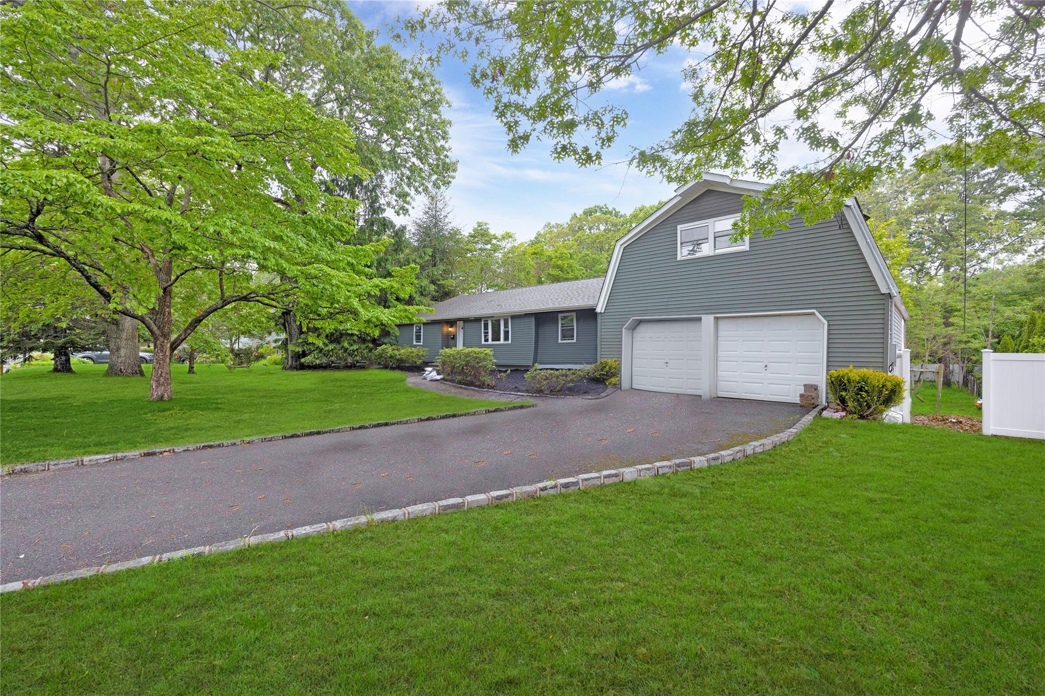 17 Lolly Lane, Centereach, New York image 2