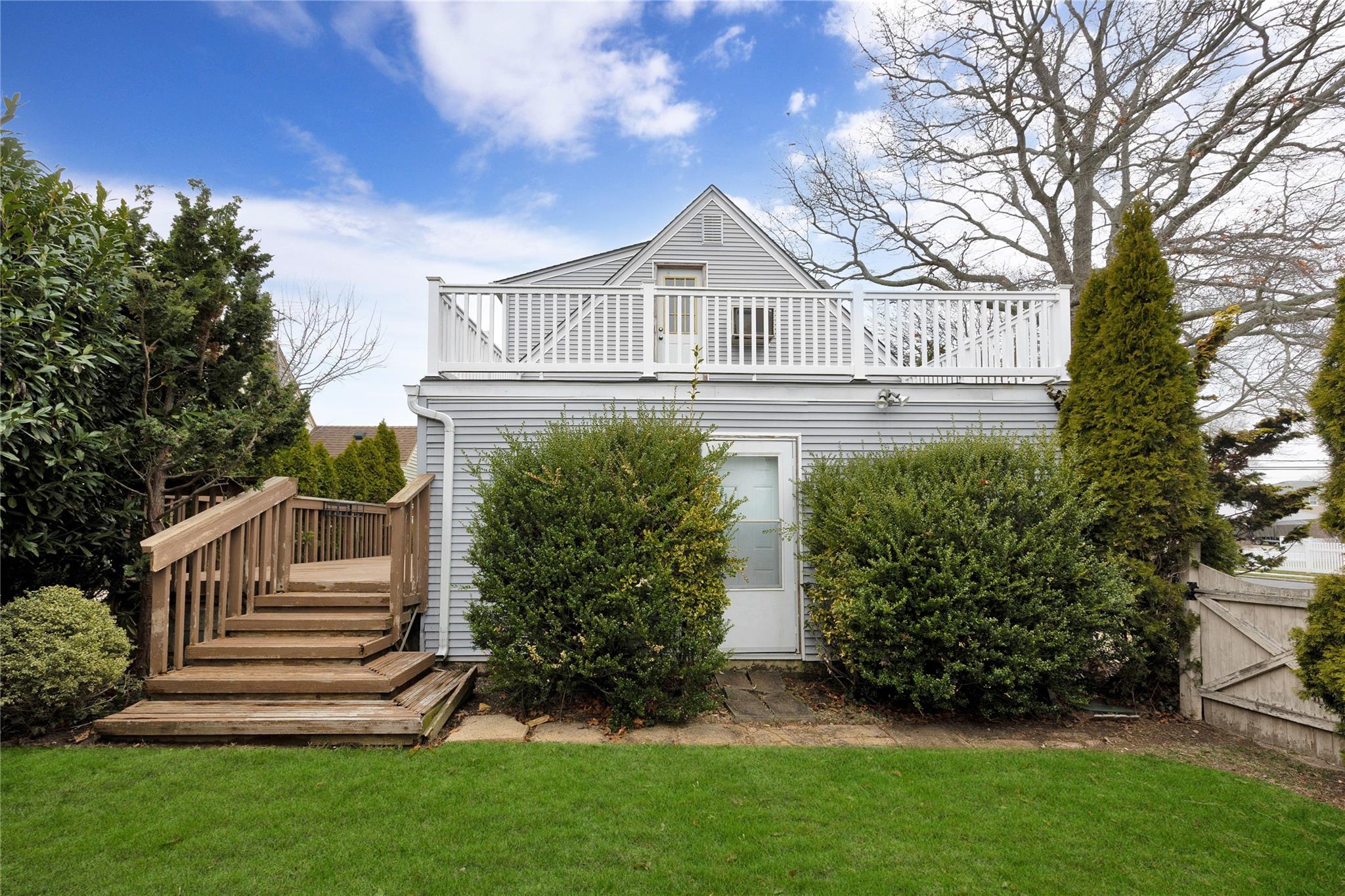 330 W Pennsylvania Avenue, Massapequa Park, Florida image 8