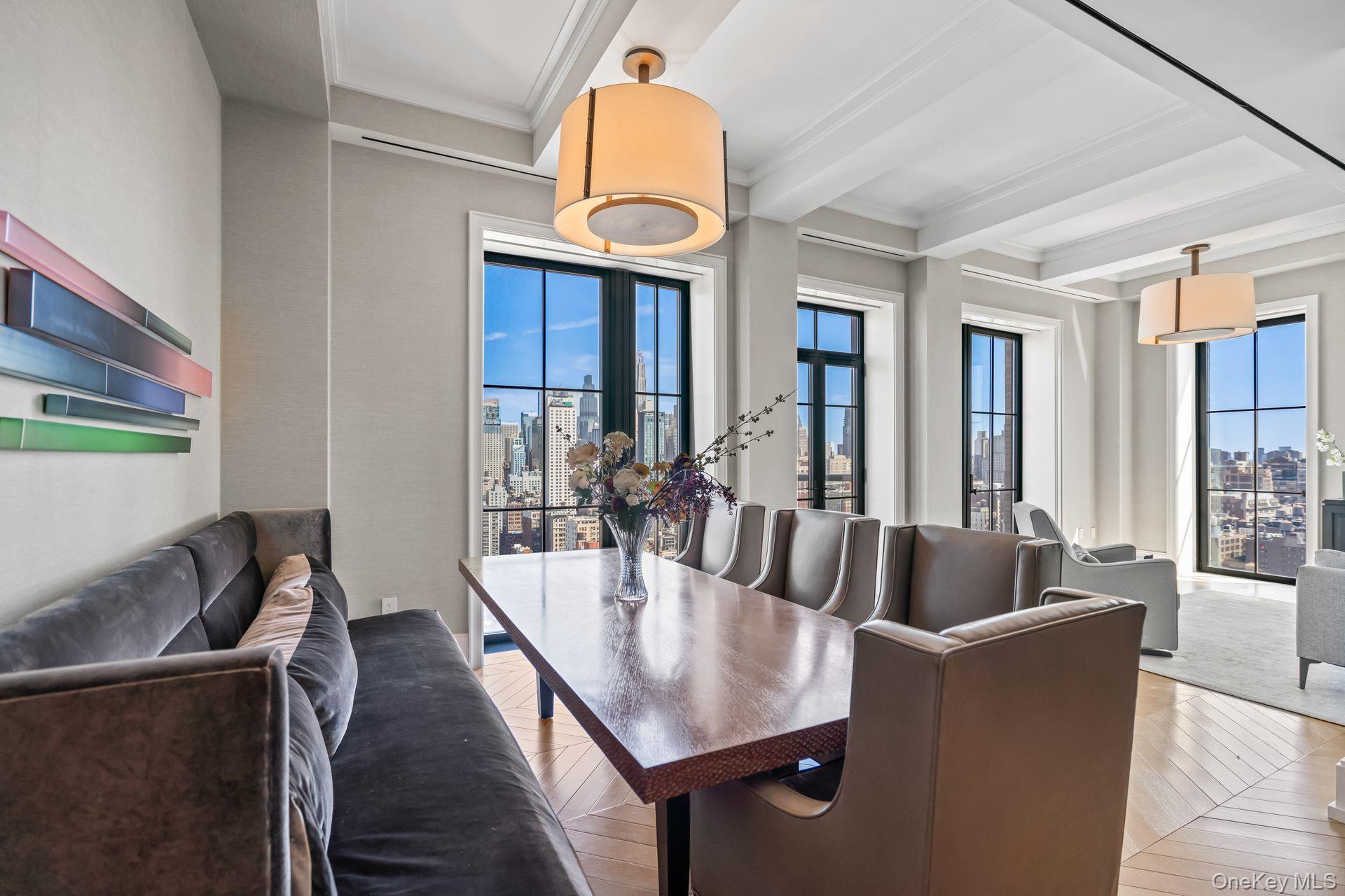 212 W 18th Street PH2