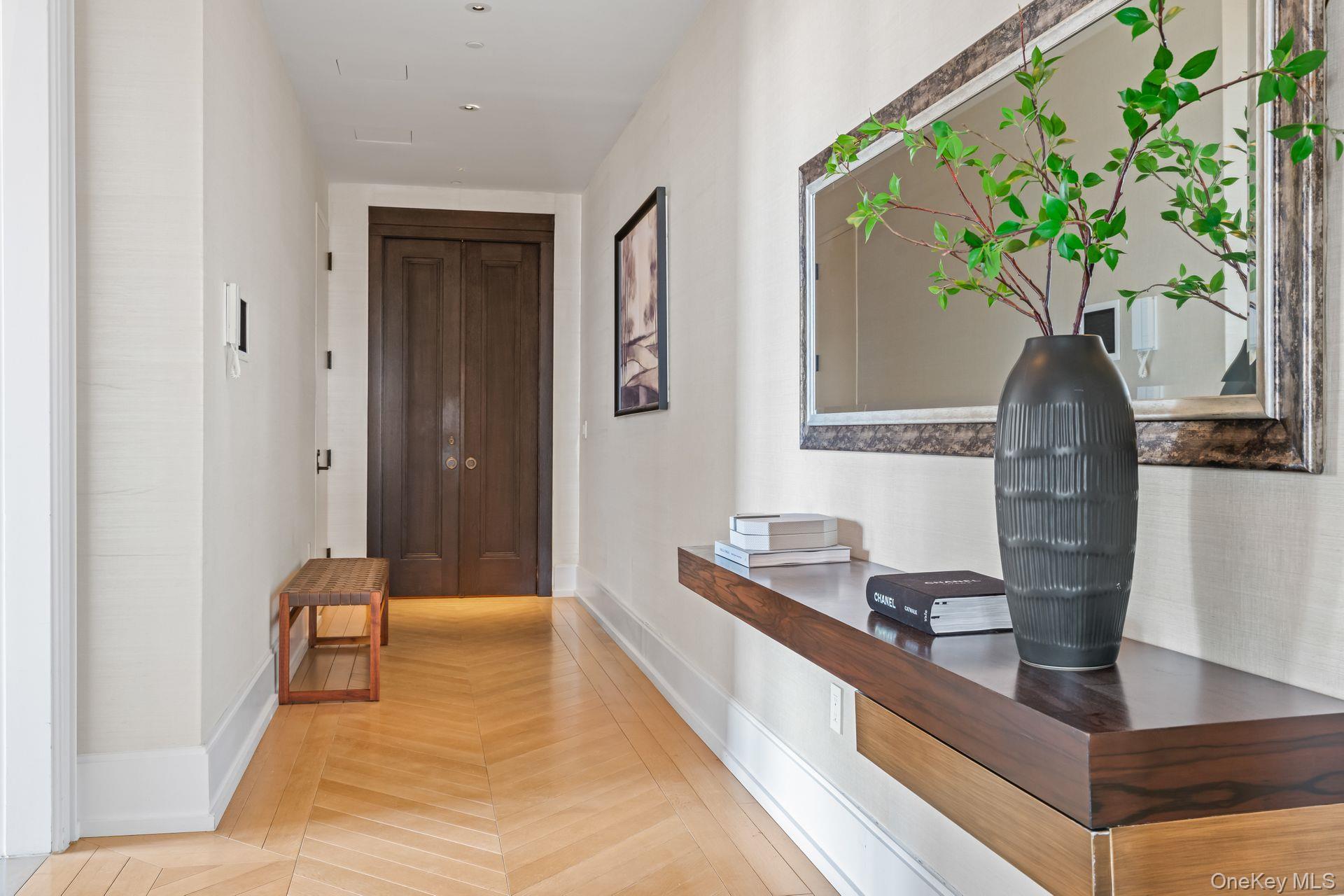 212 W 18th Street PH2