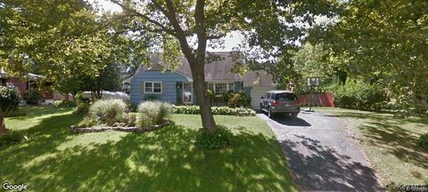 Photo of 8 Beverly Lane, East Moriches, NY 11940 (MLS # 956977)