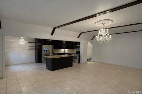 Multifamily For Rent - 54-40 80th St St<br/> Elmhurst, NY 11373