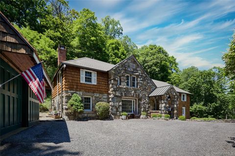 Homes For Sale - 32 Lookout Road<br/> Tuxedo Park, NY 10987
