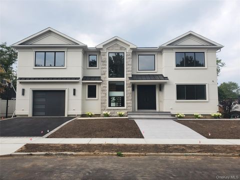 65 Page Lane Westbury NY 11590