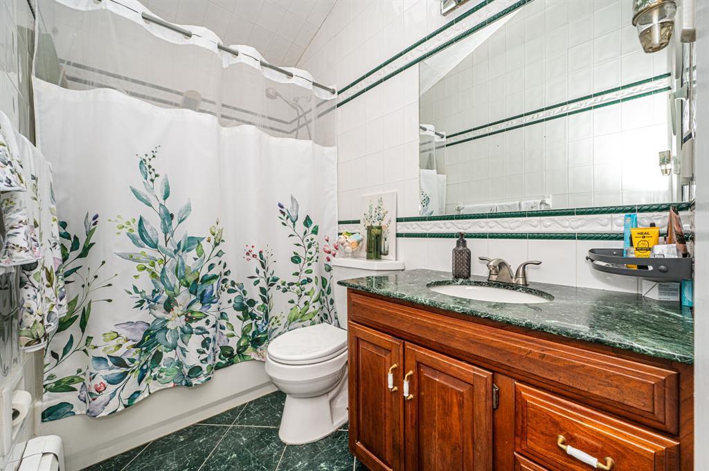 24 Thomas Street, Coram, New York image 12