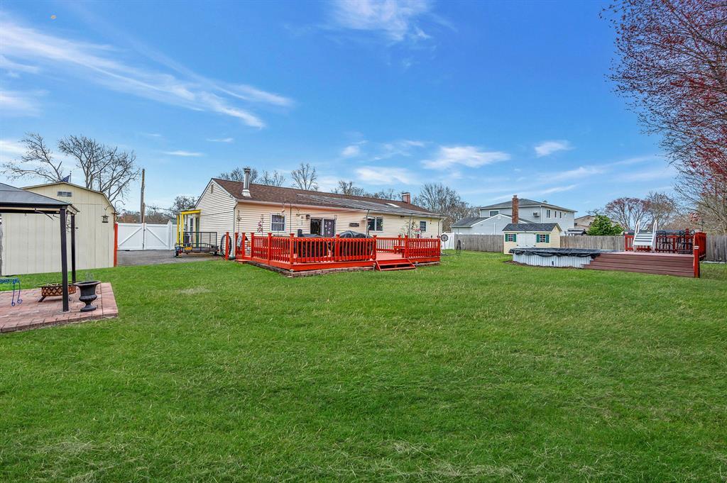 24 Thomas Street, Coram, New York image 14