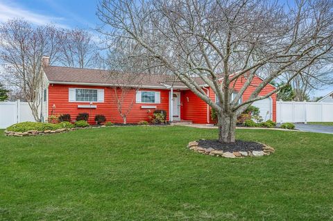 24 Thomas Street Coram NY 11727
