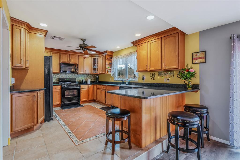 24 Thomas Street, Coram, New York image 3