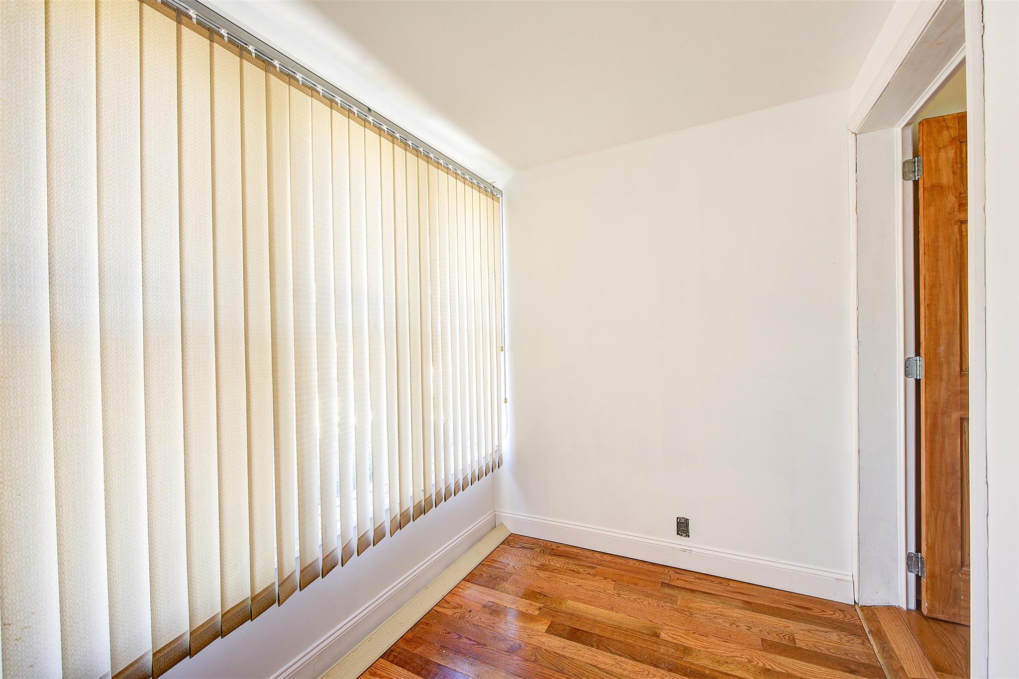 89-91 215th Place Pl, Queens Village, New York image 9