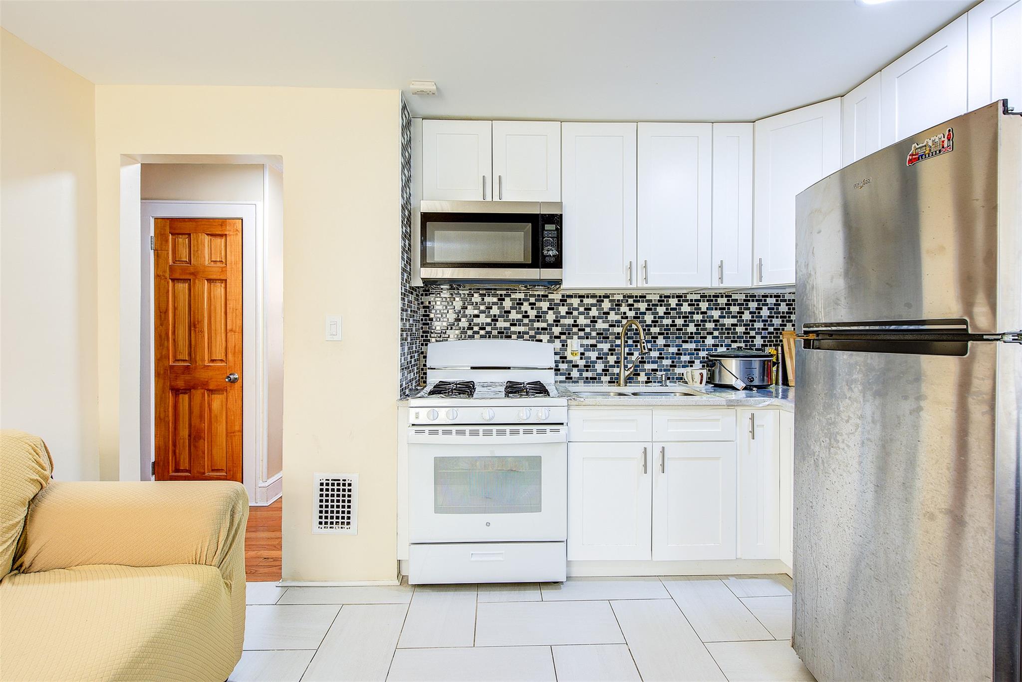 89-91 215th Place Pl, Queens Village, New York image 11