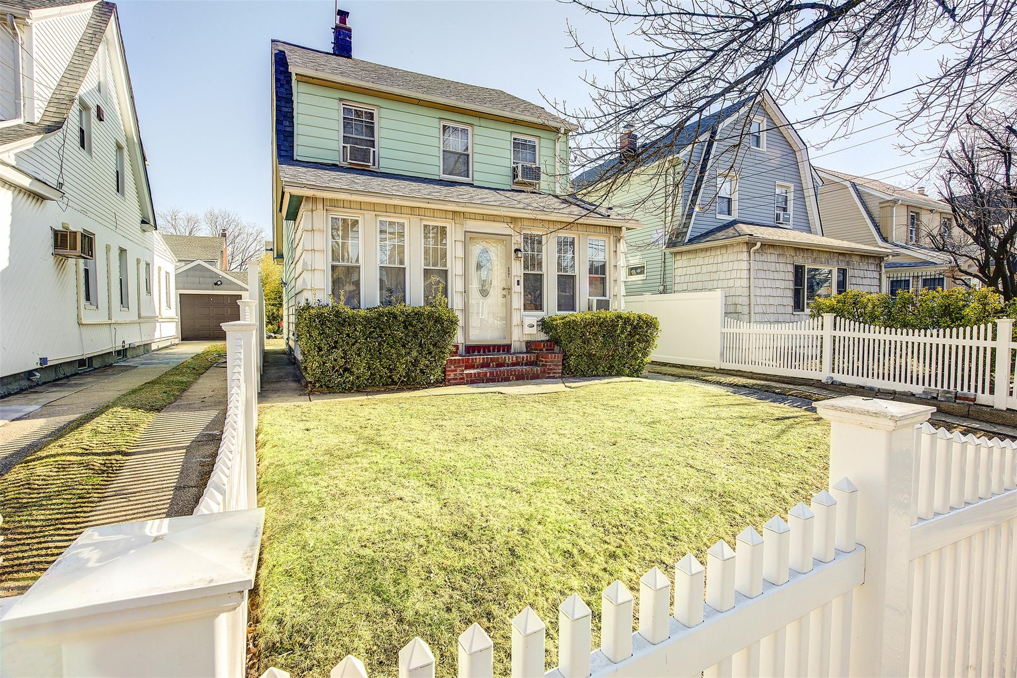 89-91 215th Place Pl, Queens Village, New York image 2