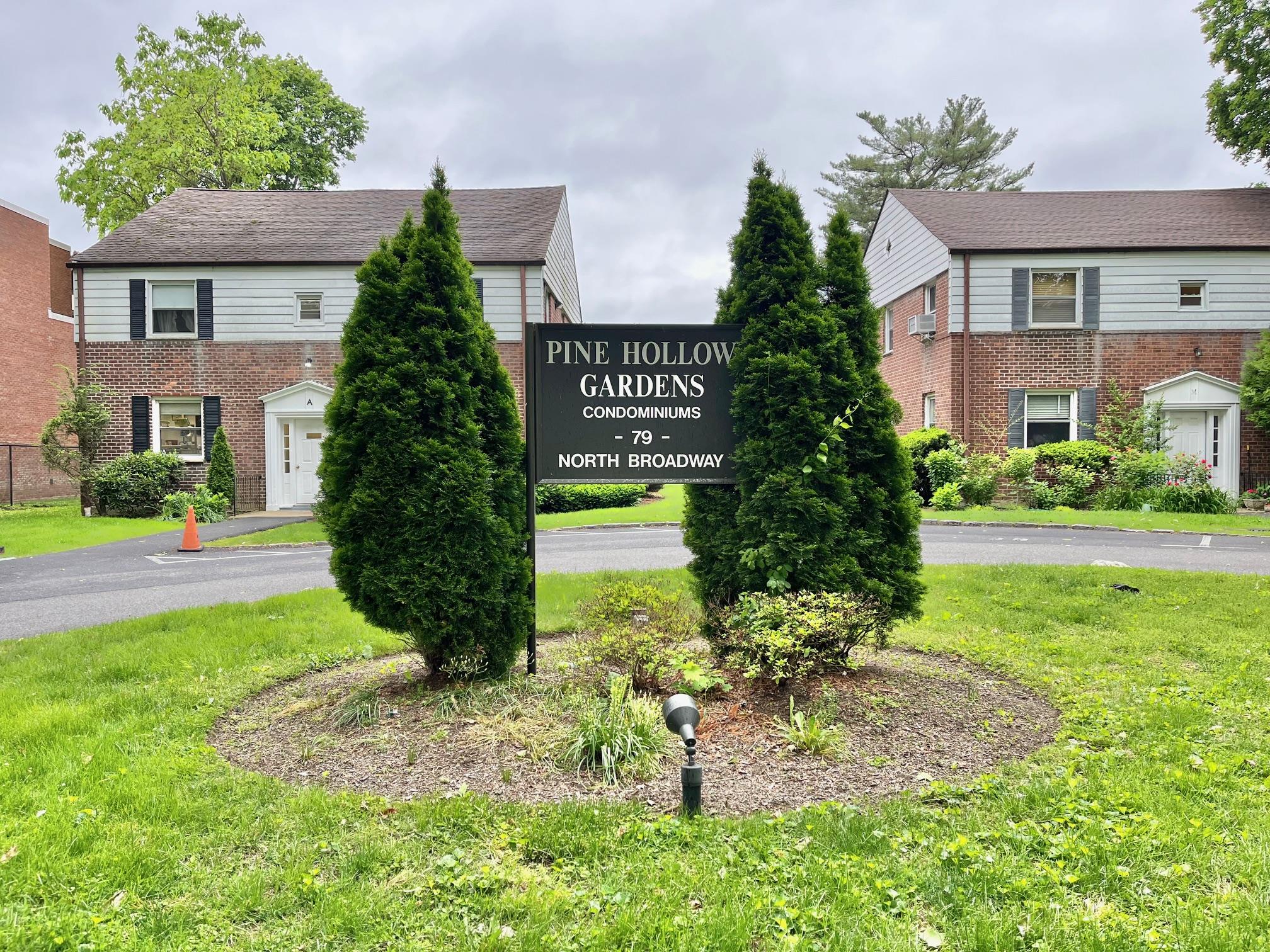 N Broadway L-1, White Plains, New York - 2 Bedrooms  
1 Bathrooms  
5 Rooms - 