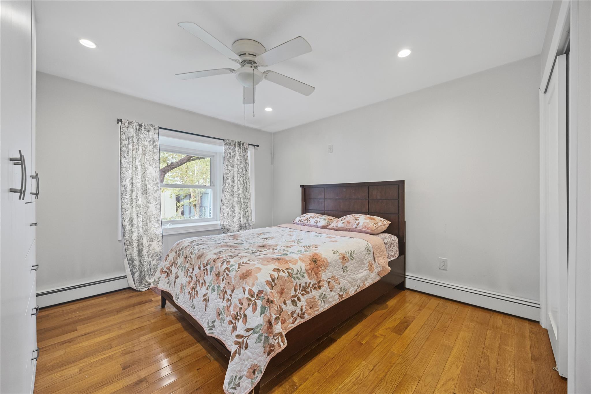 38 Pewter Lane, Hicksville, New York image 14