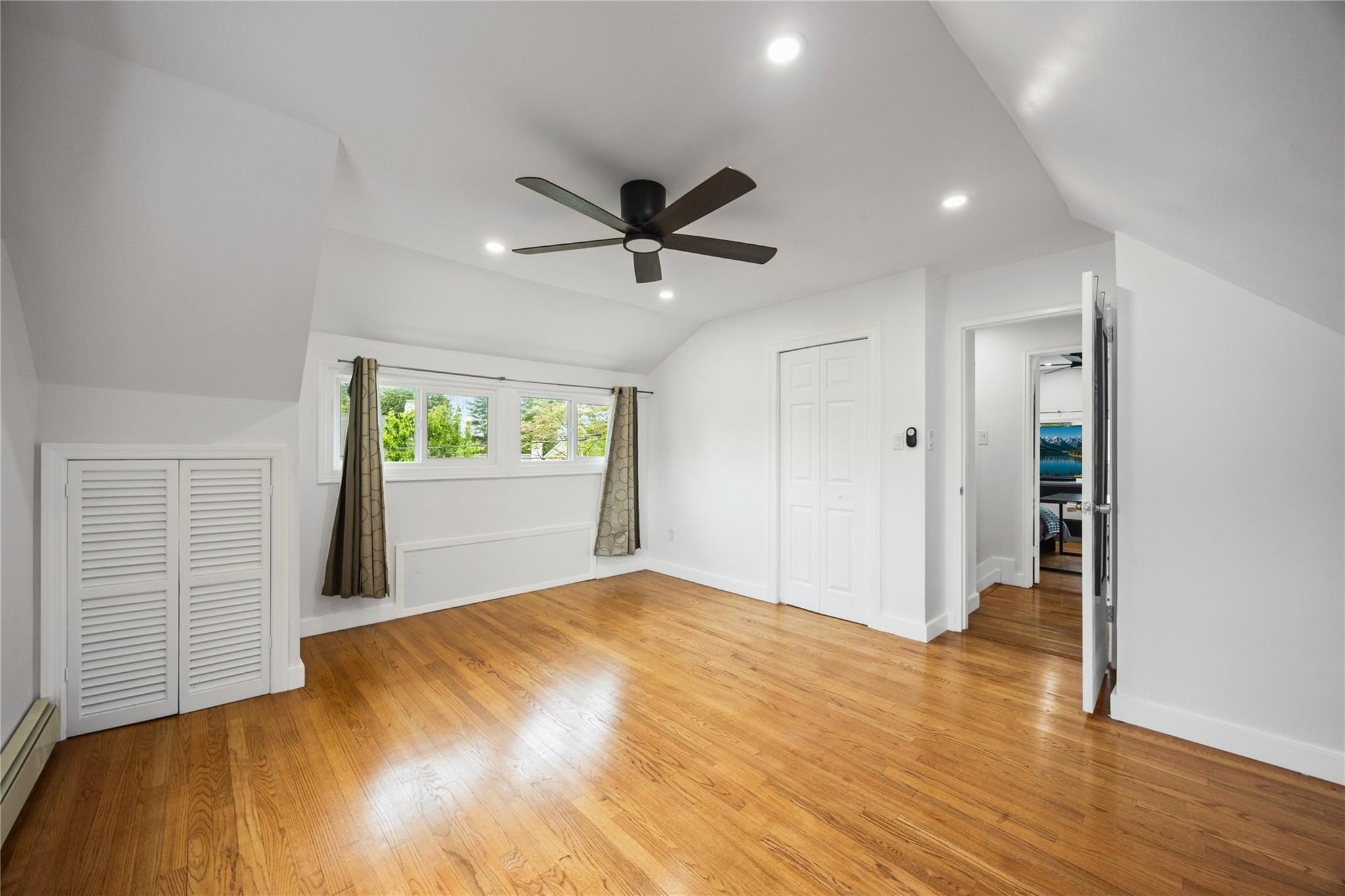 38 Pewter Lane, Hicksville, New York image 19