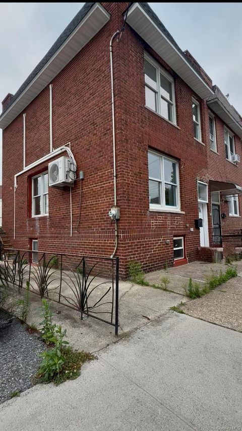 Homes For Sale - 629 E 89th Street<br/> Brooklyn, NY 11236