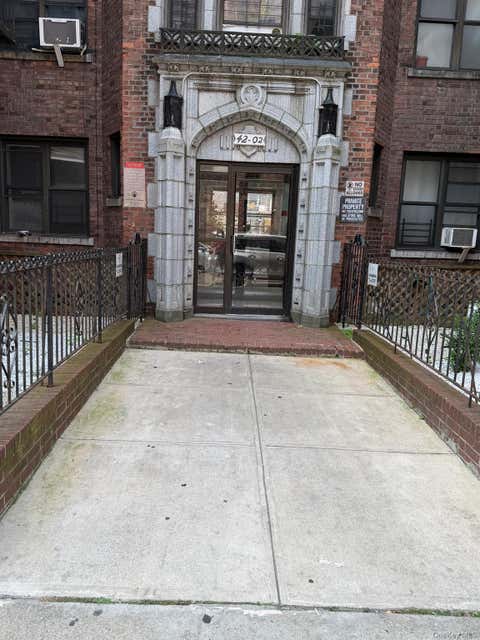 Photo of 42-02 Layton Street #106, Elmhurst, NY 11373 (MLS # 1037906)