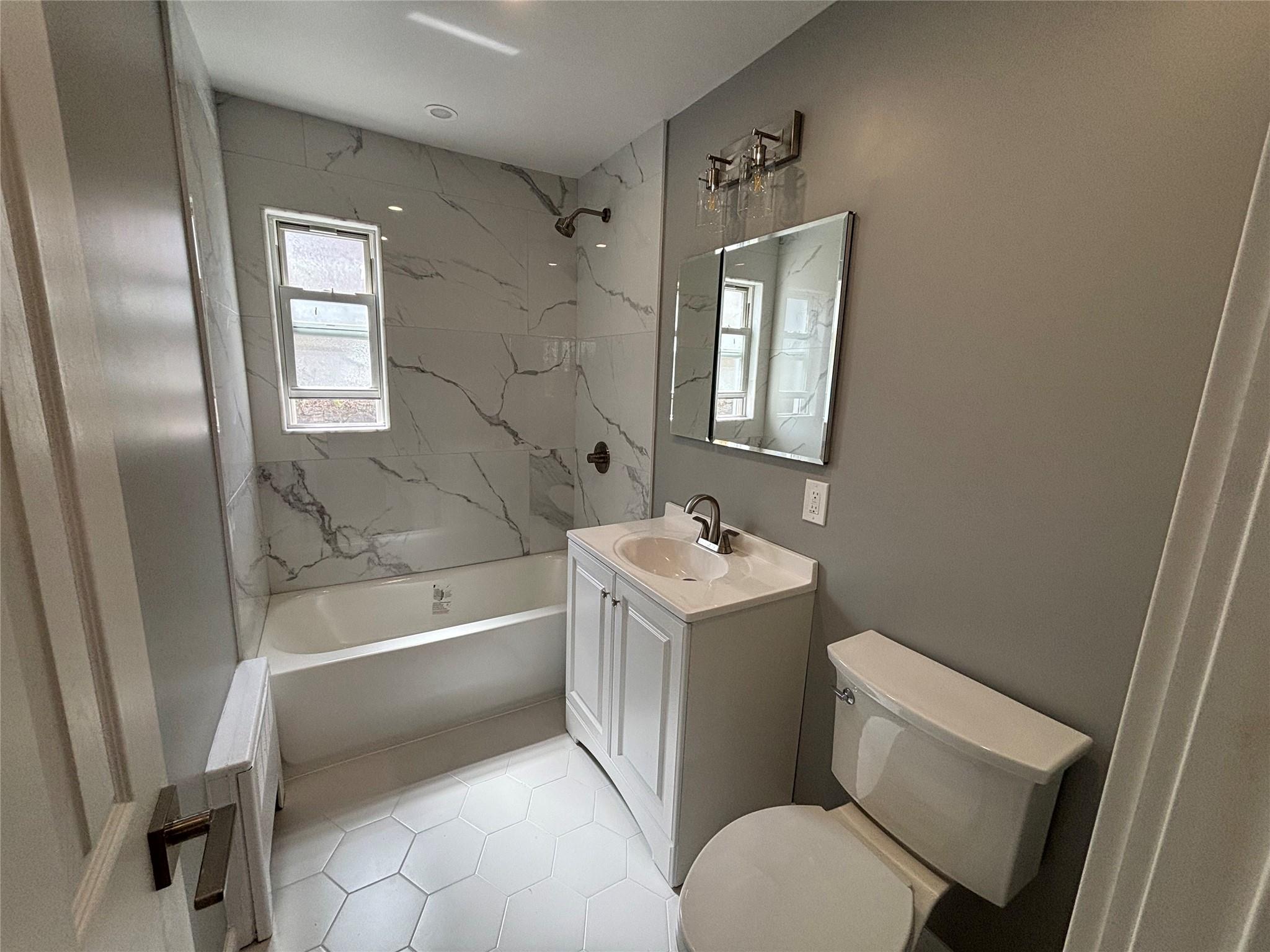 126 Robins Rd #126, New Rochelle, New York image 8