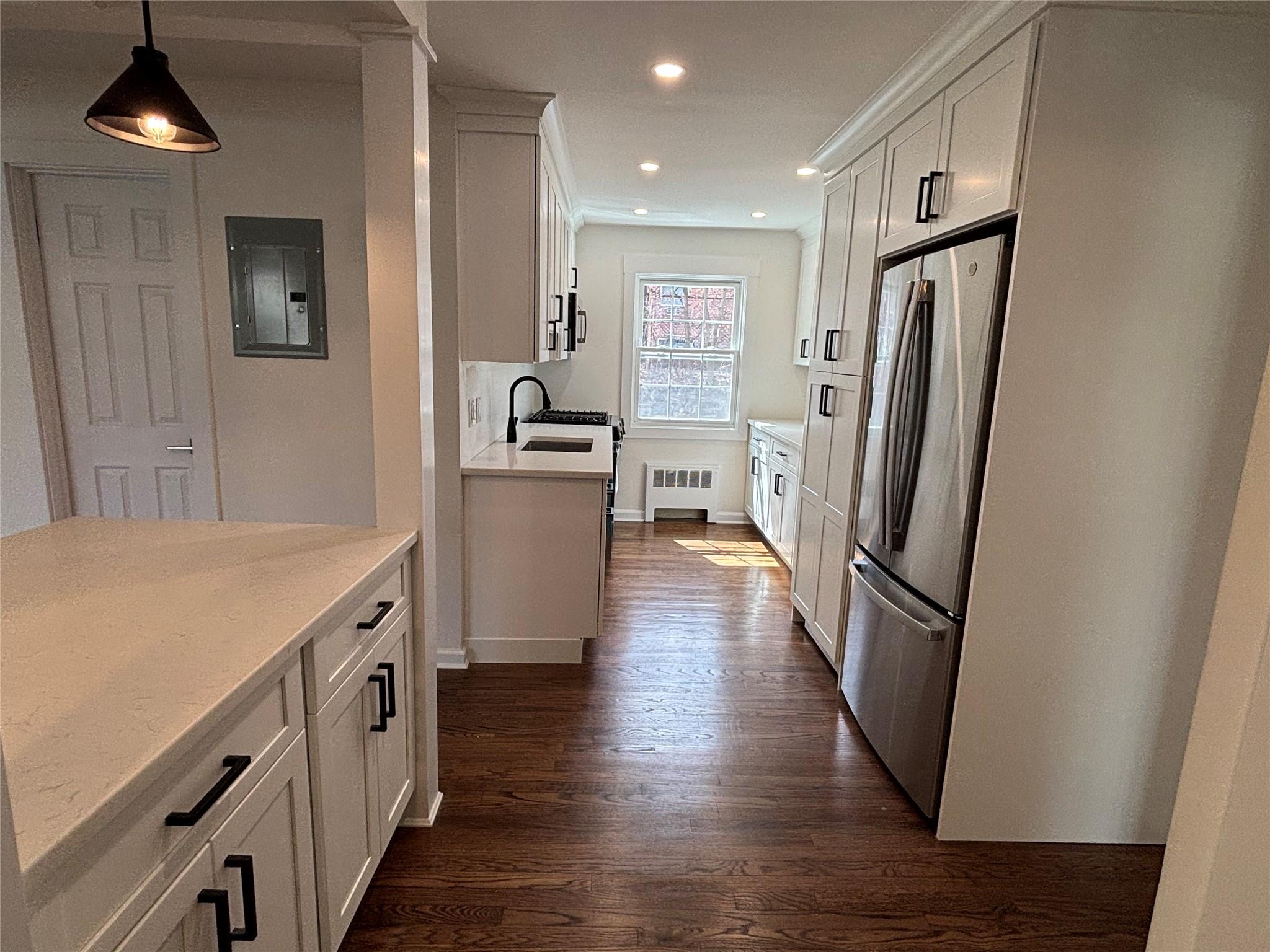126 Robins Rd #126, New Rochelle, New York image 3
