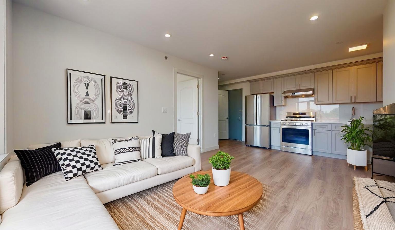 Rental Property at Austin Street 4G, Rego Park, Queens, NY - Bedrooms: 1 
Bathrooms: 1 
Rooms: 3  - $2,700 MO.