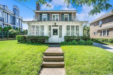 11030 69th Road Forest Hills NY 11375