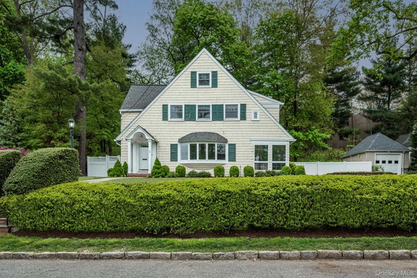 62 SUMMIT AVE, BRONXVILLE, NY 10708 - Image f9499d4a34bf70a45189f213efda370d/417990815