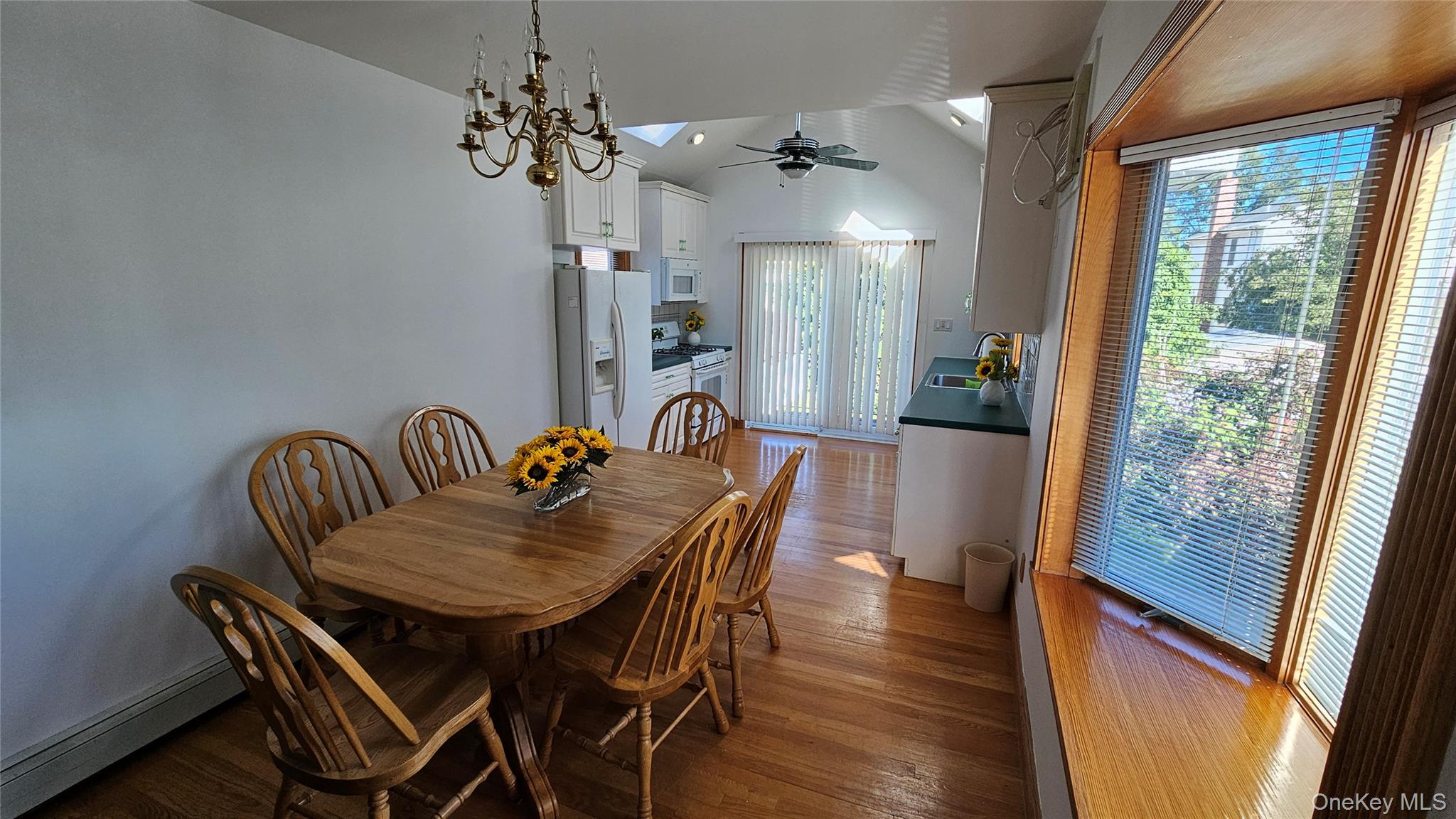 956 Hillside Boulevard