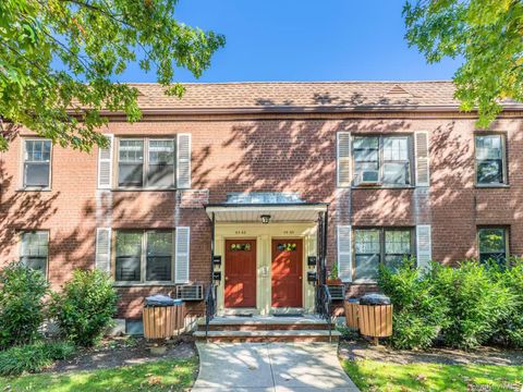 Photo of 69-43 Park Drive E #B, Flushing, NY 11367 (MLS # 927679)