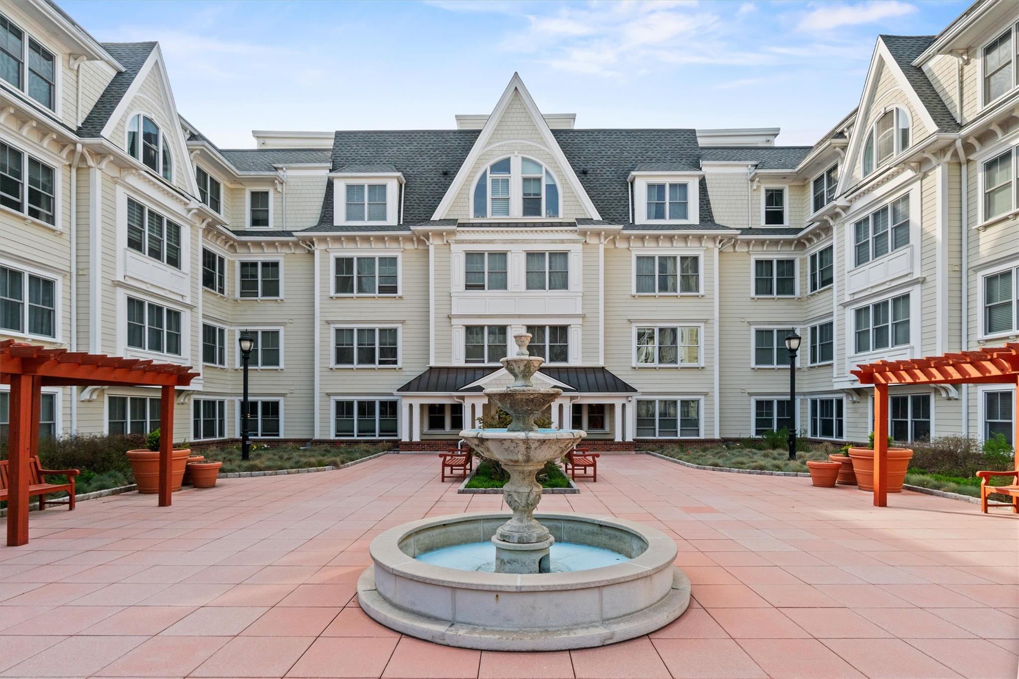 225 Stanley Avenue #304, Mamaroneck, New York image 1