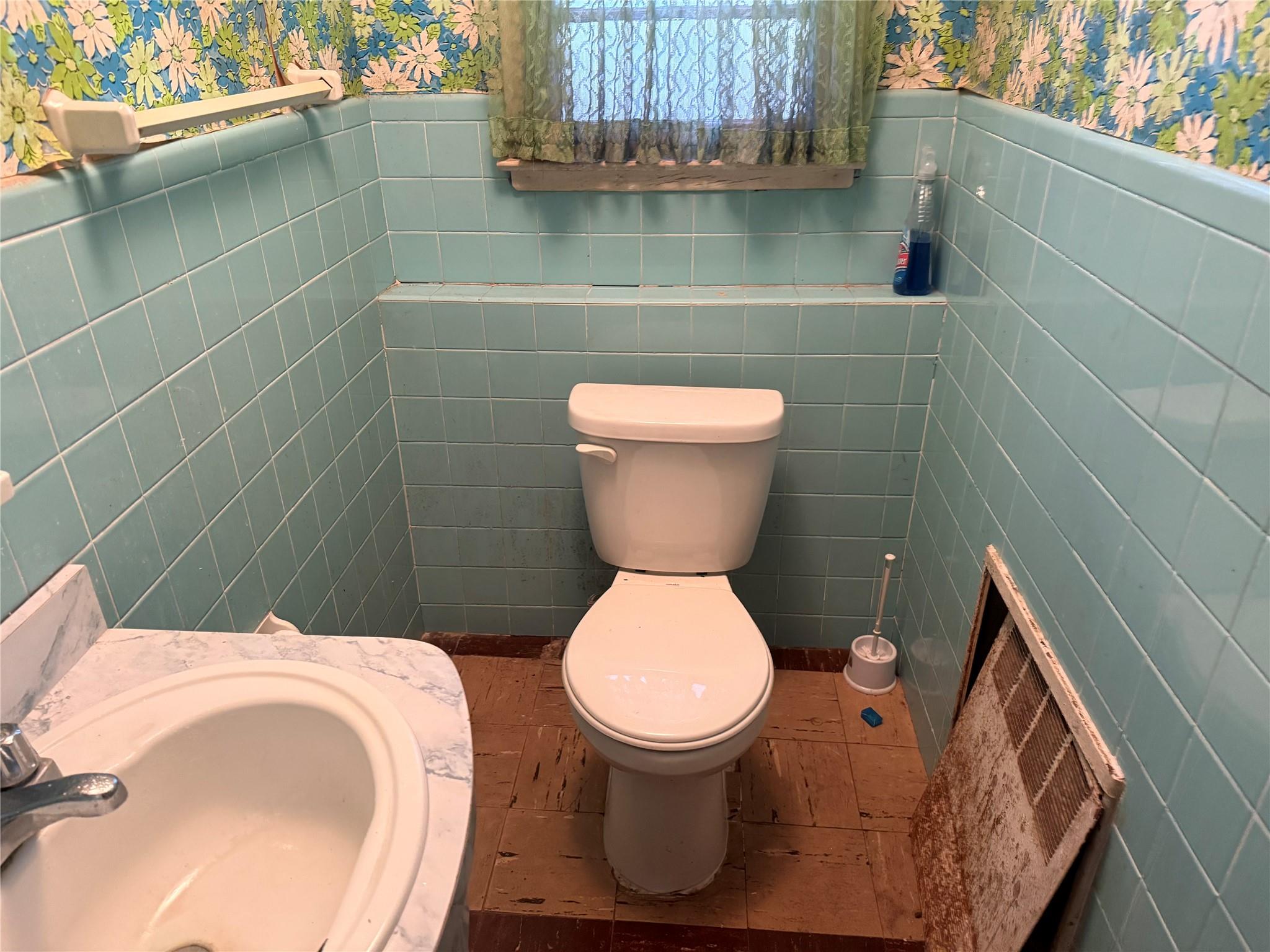 19 Millford Drive, Locust Valley, New York image 17