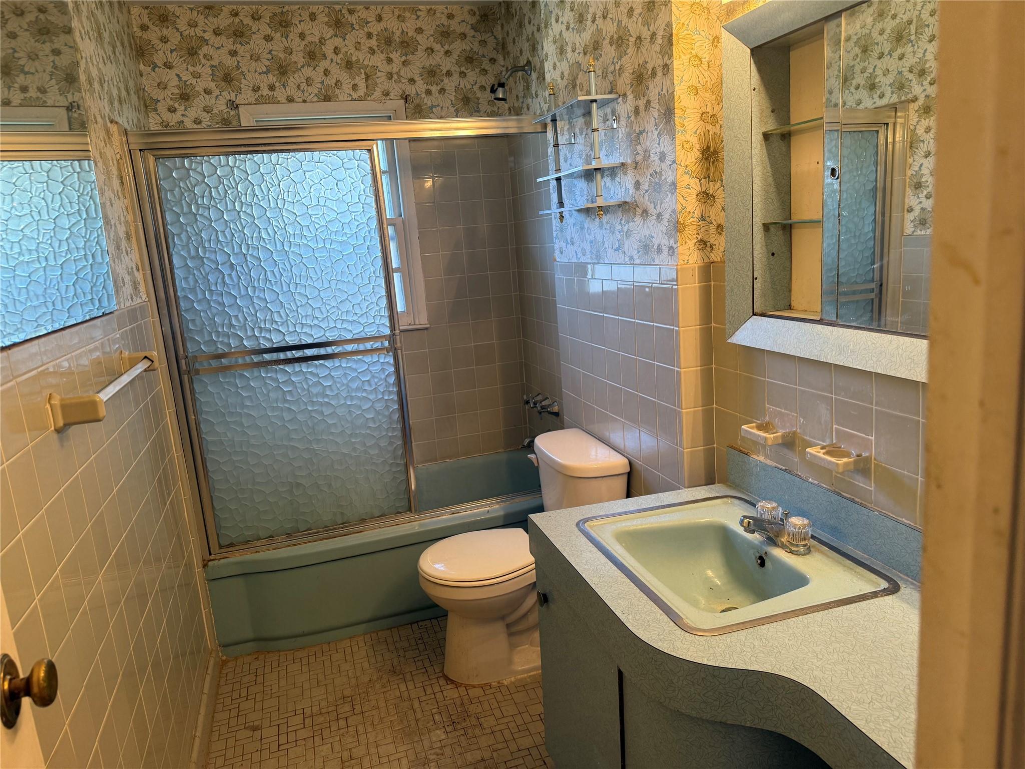 19 Millford Drive, Locust Valley, New York image 14