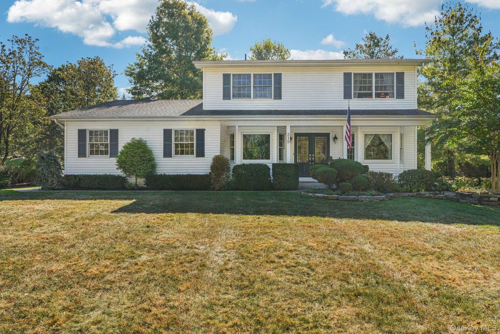 Photo of 319 Bliss Lane, Valley Cottage, NY 10989 (MLS # 922886)