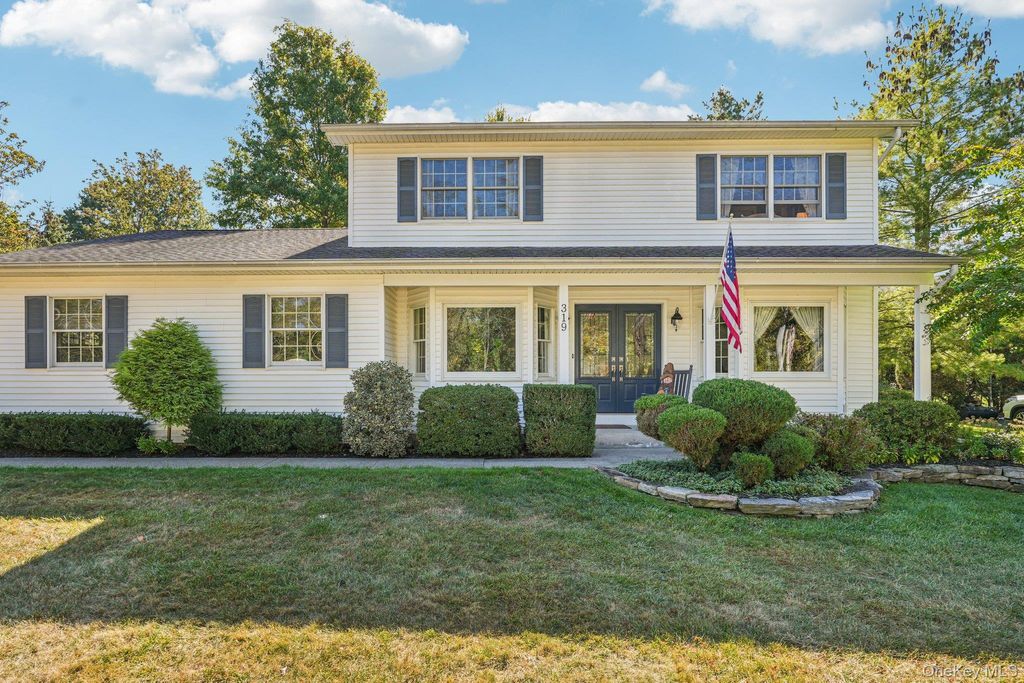 Photo of 319 Bliss Lane, Valley Cottage, NY 10989 (MLS # 922886)