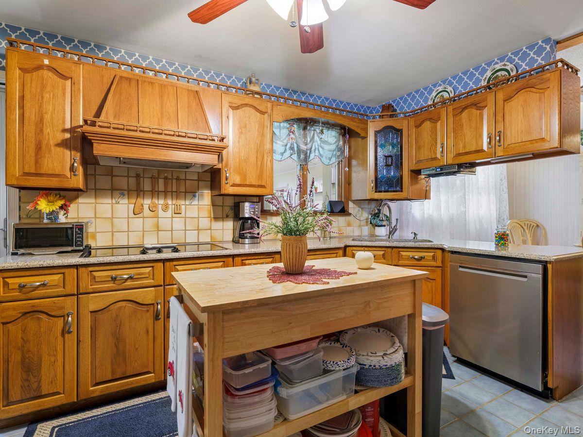 105 S Chapel Hill Road