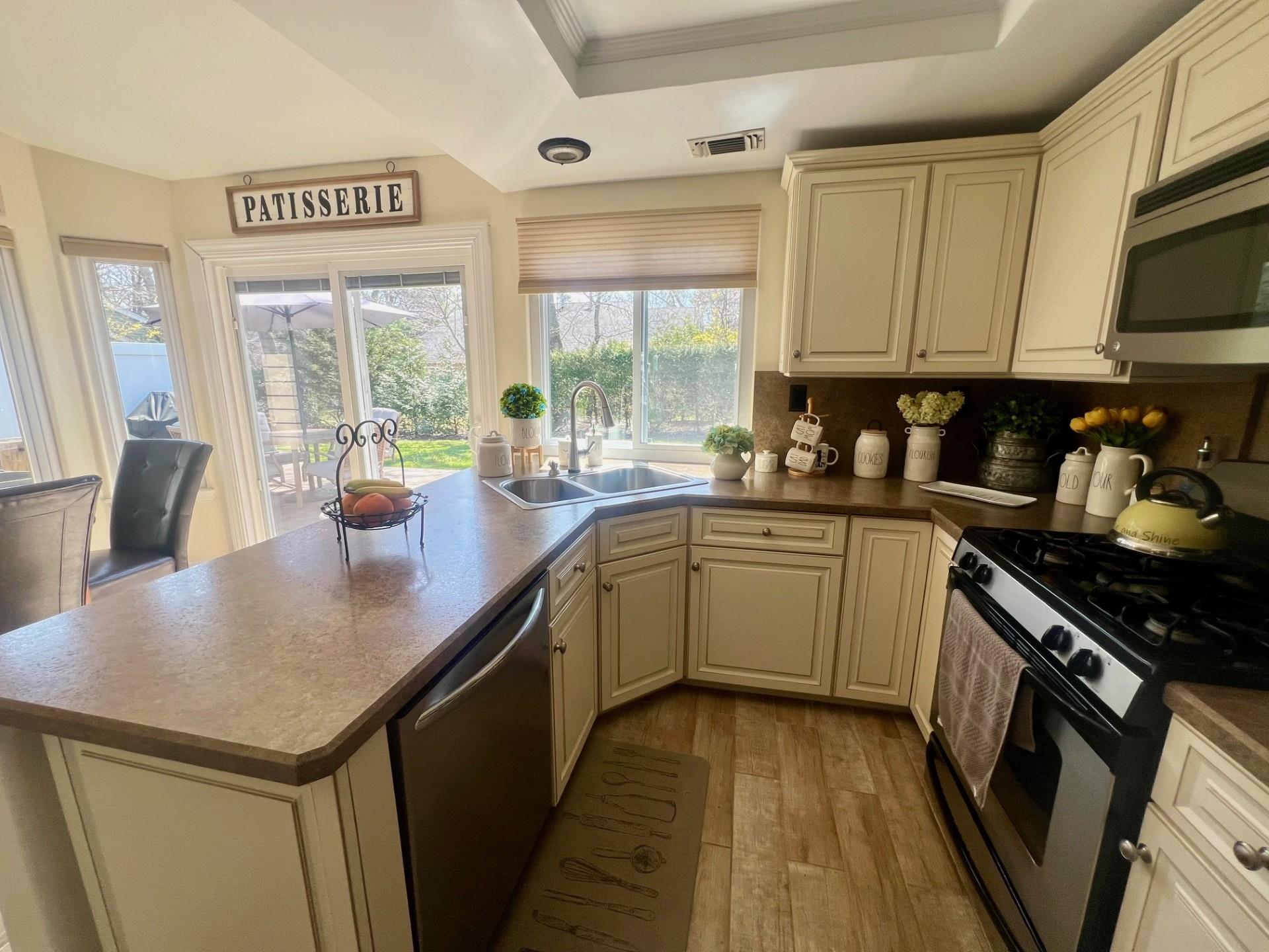 5 N Wainscott Court, Ridge, New York image 12