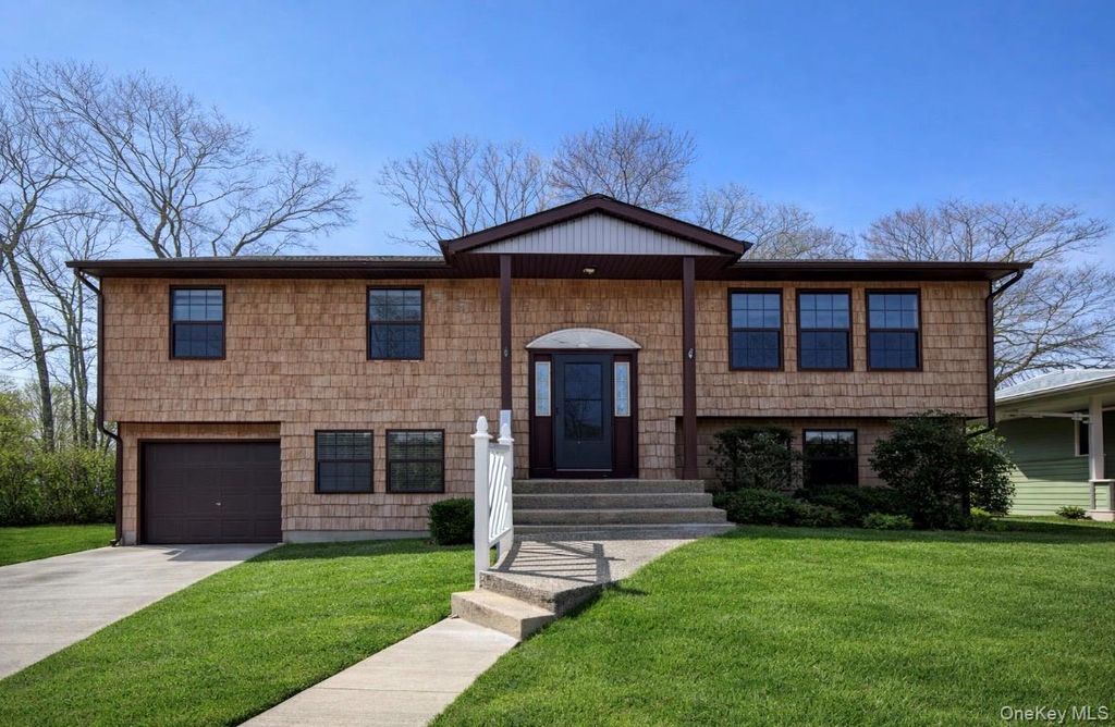 Photo of 676 Bohemia Parkway, Sayville, NY 11782 (MLS # 978087)