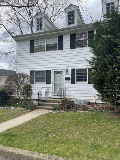 Condo For Rent - 502 Towne House Village<br/> Hauppauge, NY 11749
