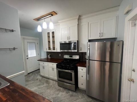 22 Stephenson Boulevard New Rochelle NY 10801